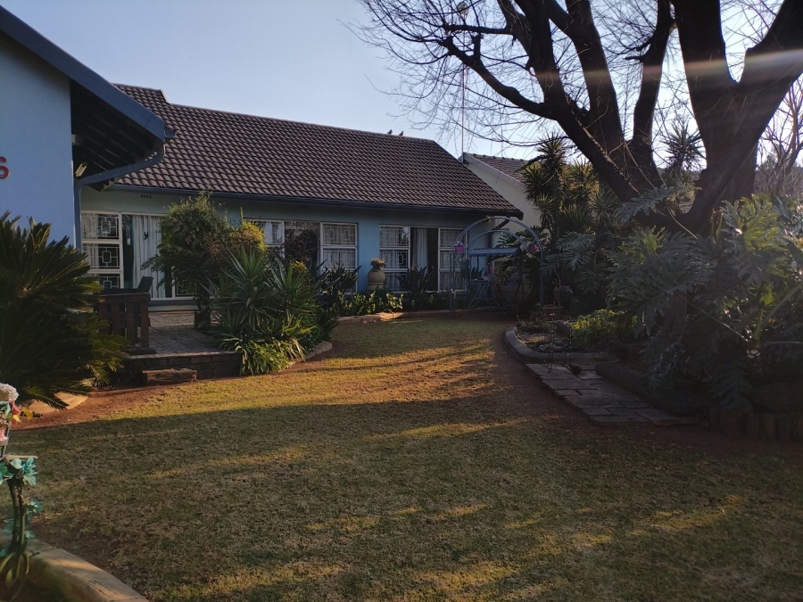 3 Bedroom Property for Sale in Strubenvale Gauteng