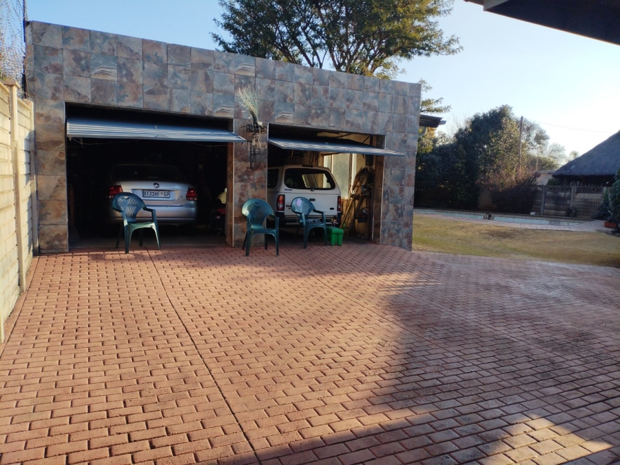 3 Bedroom Property for Sale in Strubenvale Gauteng