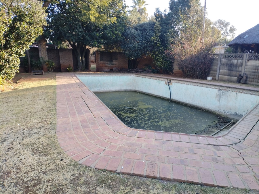 3 Bedroom Property for Sale in Strubenvale Gauteng