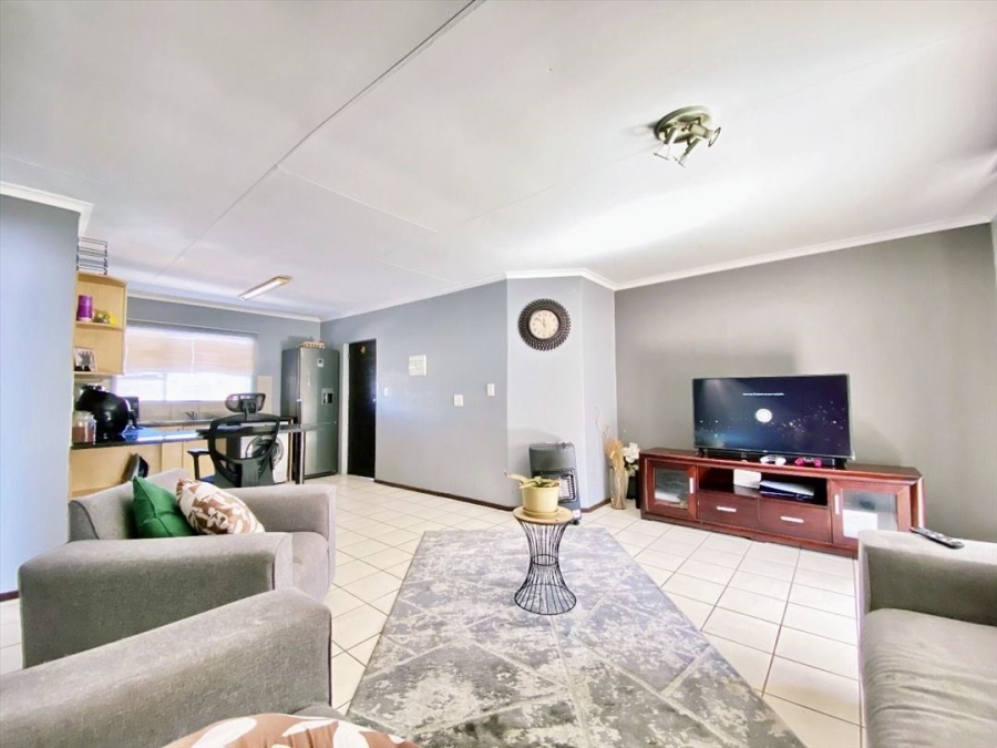 2 Bedroom Property for Sale in Bardene Gauteng