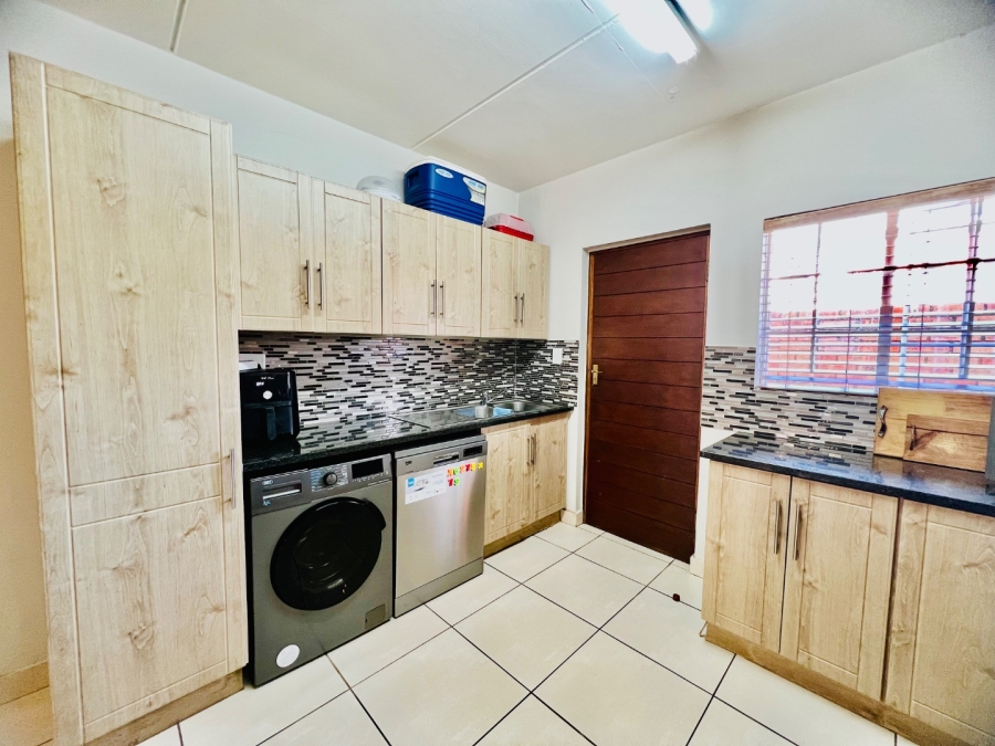 To Let 3 Bedroom Property for Rent in Hazeldean Gauteng
