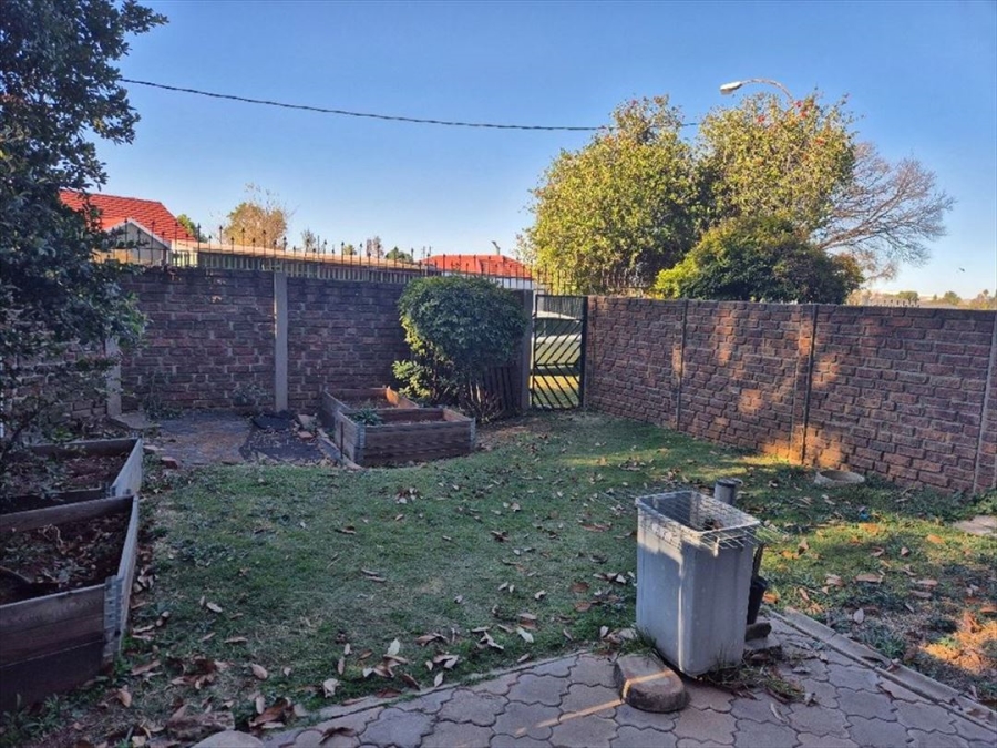 2 Bedroom Property for Sale in Ravensklip Gauteng