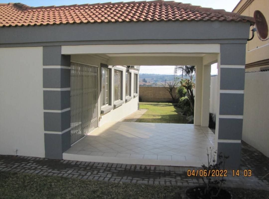 To Let 3 Bedroom Property for Rent in Thatchfield Manor Gauteng