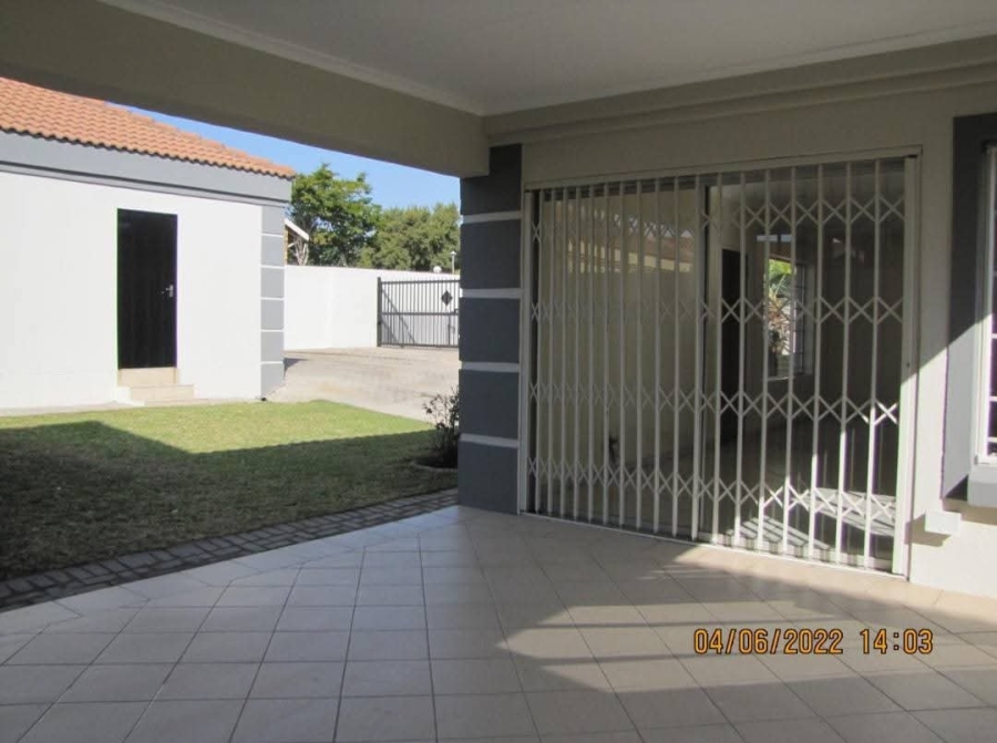 To Let 3 Bedroom Property for Rent in Thatchfield Manor Gauteng
