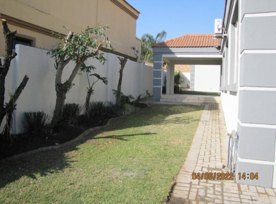 To Let 3 Bedroom Property for Rent in Thatchfield Manor Gauteng