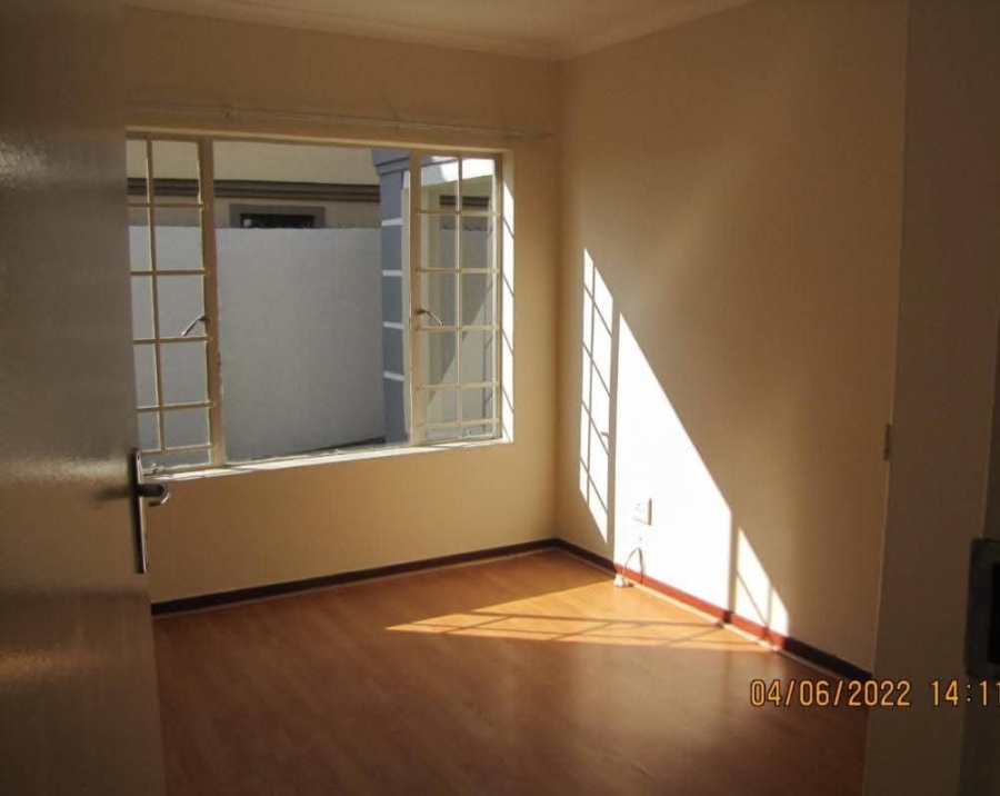 To Let 3 Bedroom Property for Rent in Thatchfield Manor Gauteng