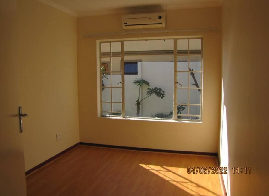 To Let 3 Bedroom Property for Rent in Thatchfield Manor Gauteng