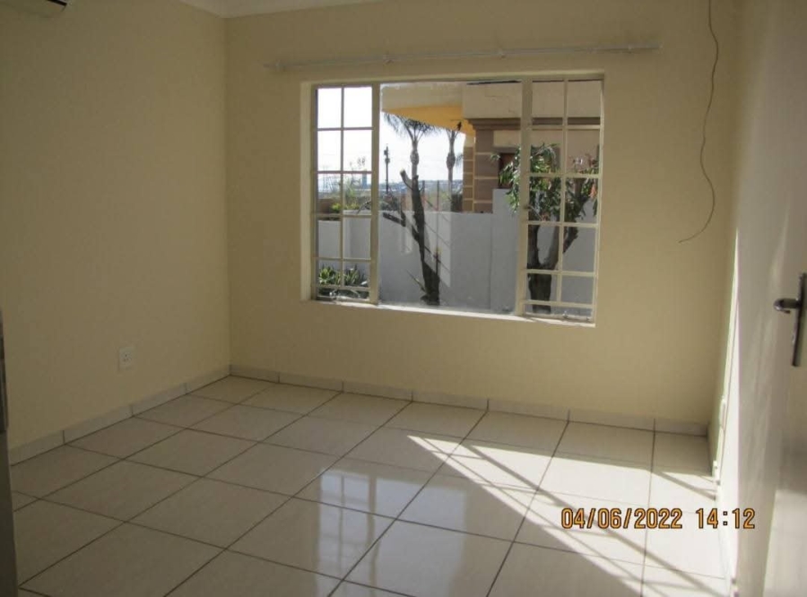 To Let 3 Bedroom Property for Rent in Thatchfield Manor Gauteng