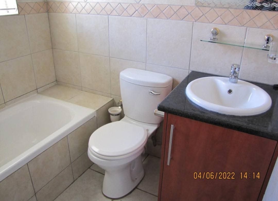 To Let 3 Bedroom Property for Rent in Thatchfield Manor Gauteng