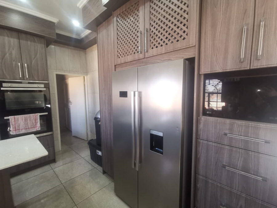4 Bedroom Property for Sale in Dalpark Proper Gauteng