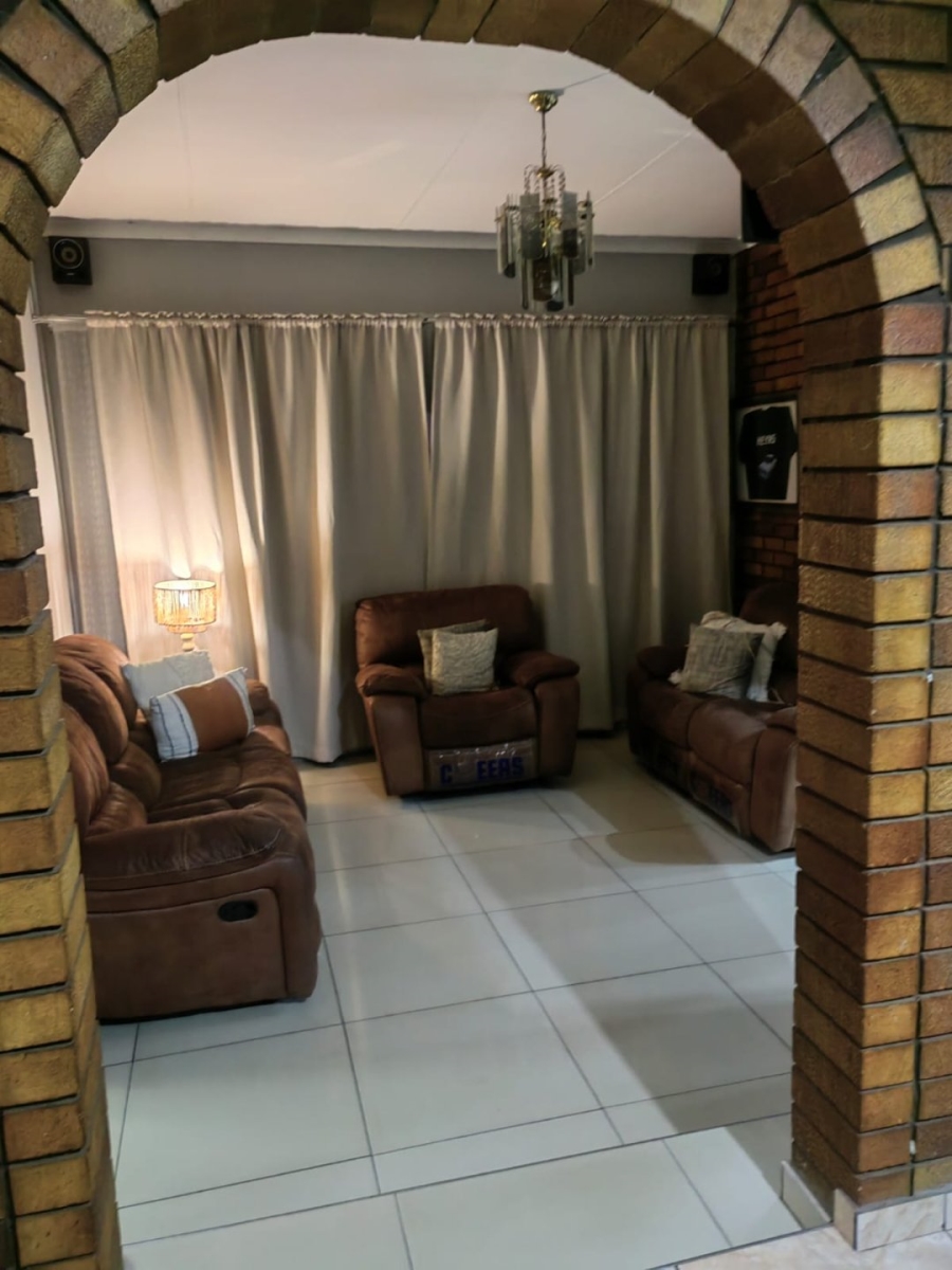 4 Bedroom Property for Sale in Dalpark Proper Gauteng