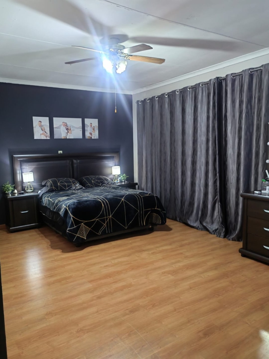 4 Bedroom Property for Sale in Dalpark Proper Gauteng