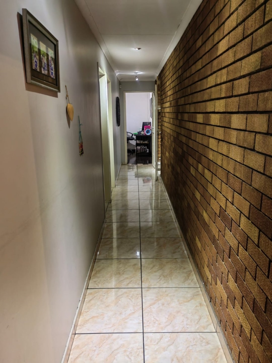 4 Bedroom Property for Sale in Dalpark Proper Gauteng