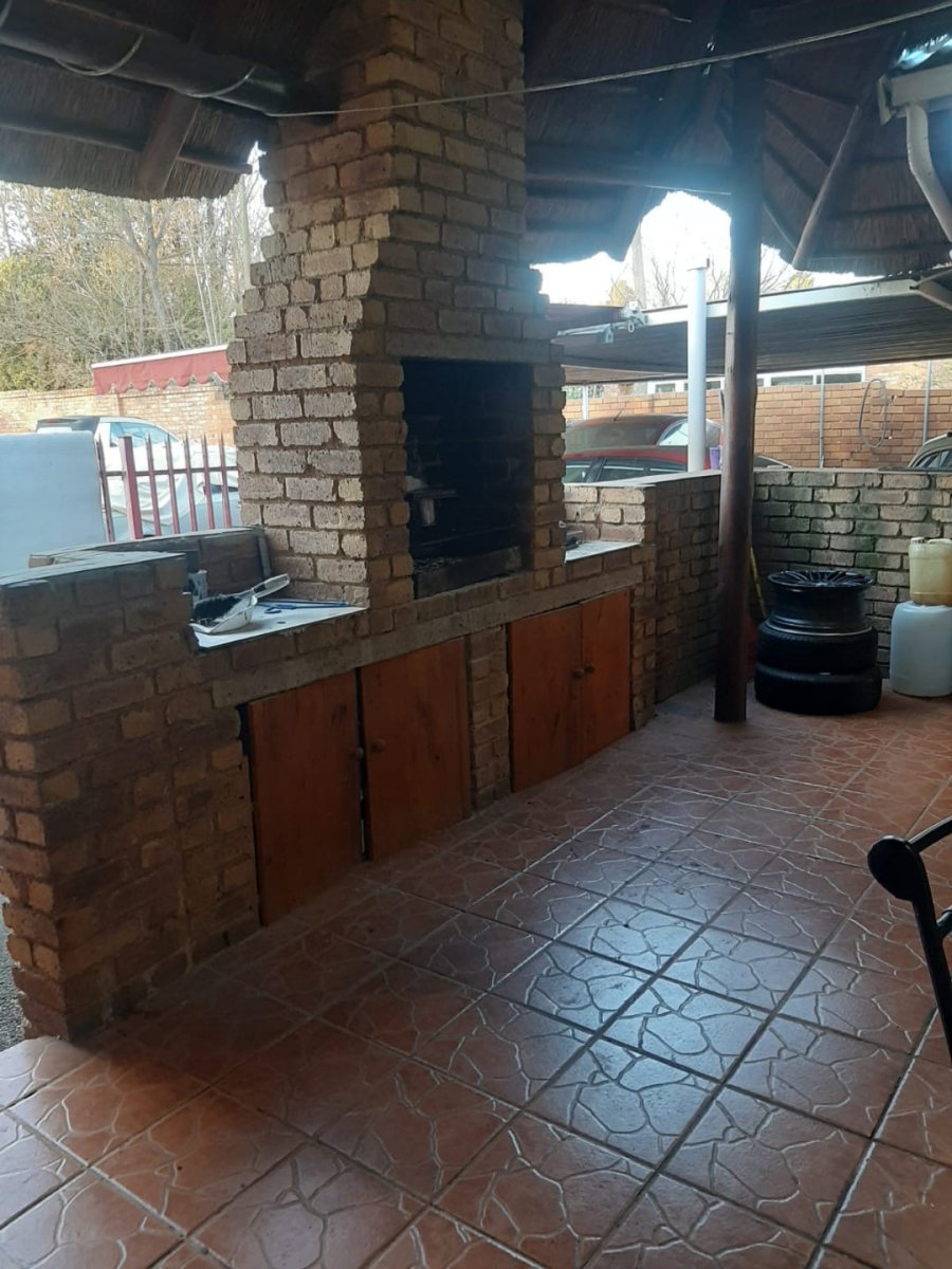 4 Bedroom Property for Sale in Dalpark Proper Gauteng