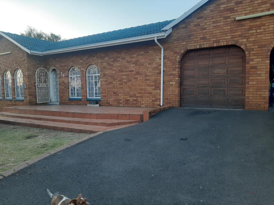 4 Bedroom Property for Sale in Dalpark Proper Gauteng