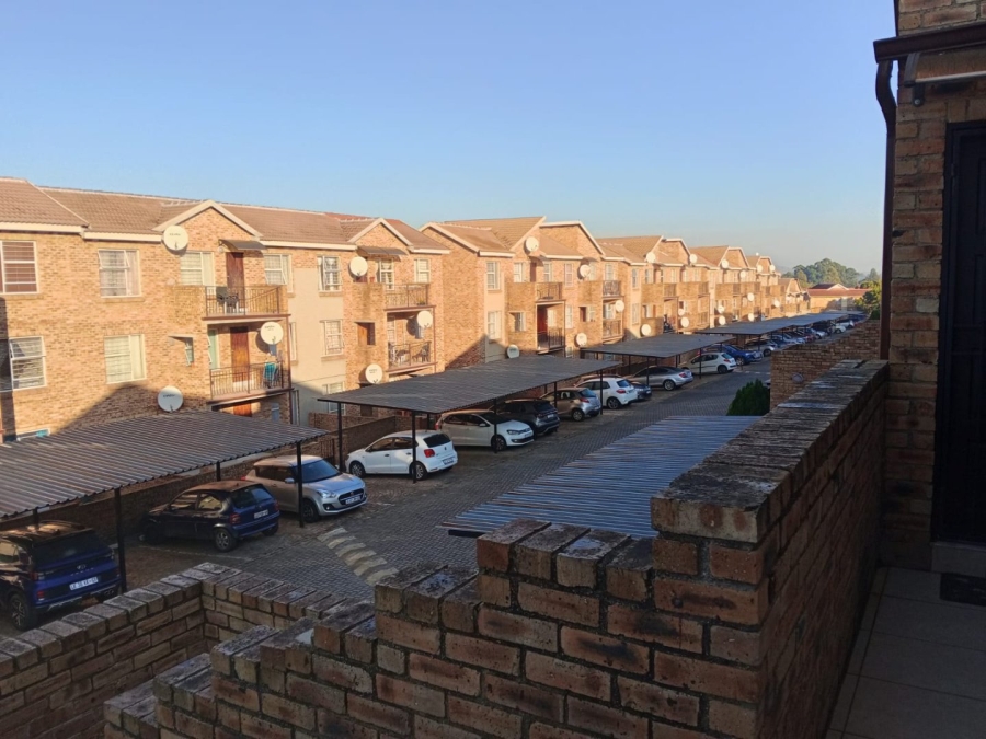 To Let 2 Bedroom Property for Rent in Honeypark Gauteng