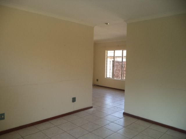 To Let 2 Bedroom Property for Rent in The Orchards Gauteng
