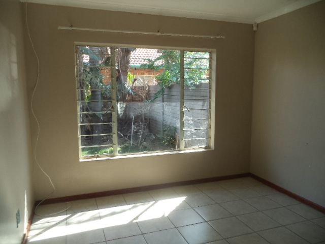 To Let 2 Bedroom Property for Rent in The Orchards Gauteng