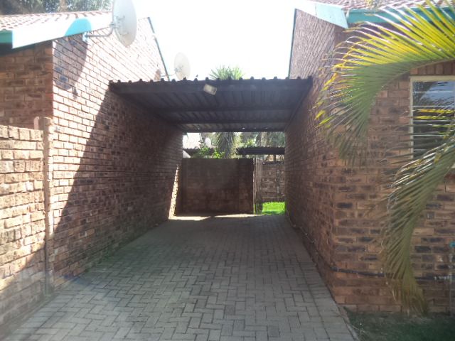 To Let 2 Bedroom Property for Rent in The Orchards Gauteng