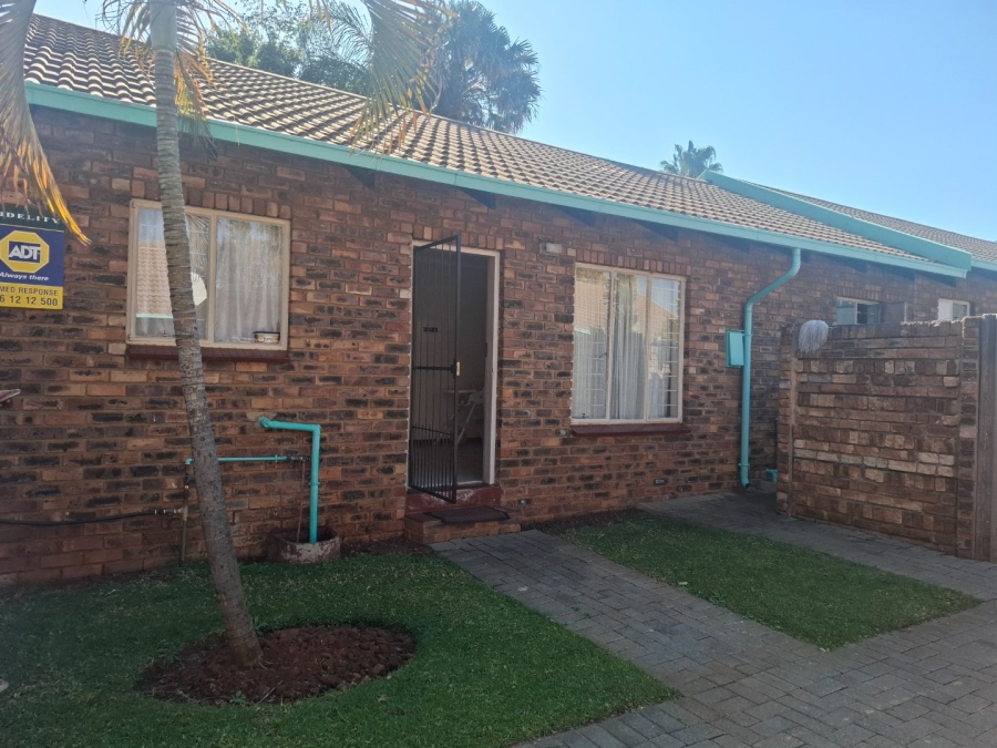 To Let 2 Bedroom Property for Rent in The Orchards Gauteng