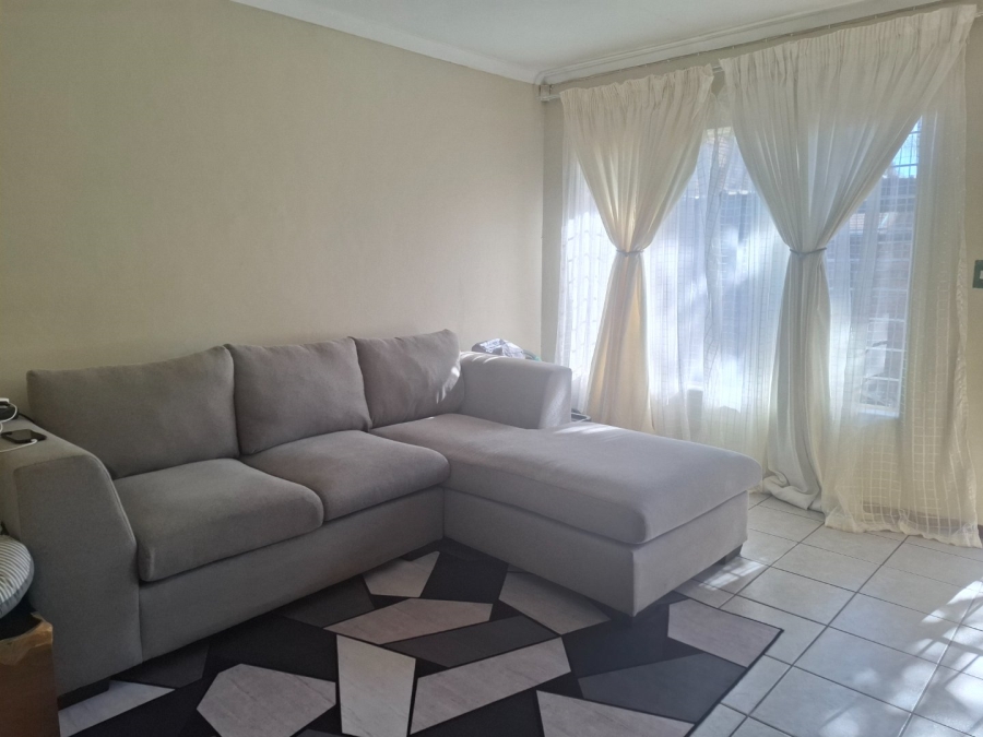 To Let 2 Bedroom Property for Rent in The Orchards Gauteng