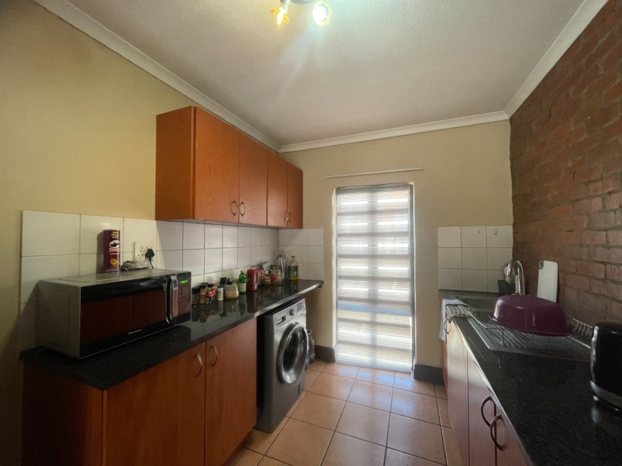 To Let 2 Bedroom Property for Rent in Auckland Park Gauteng