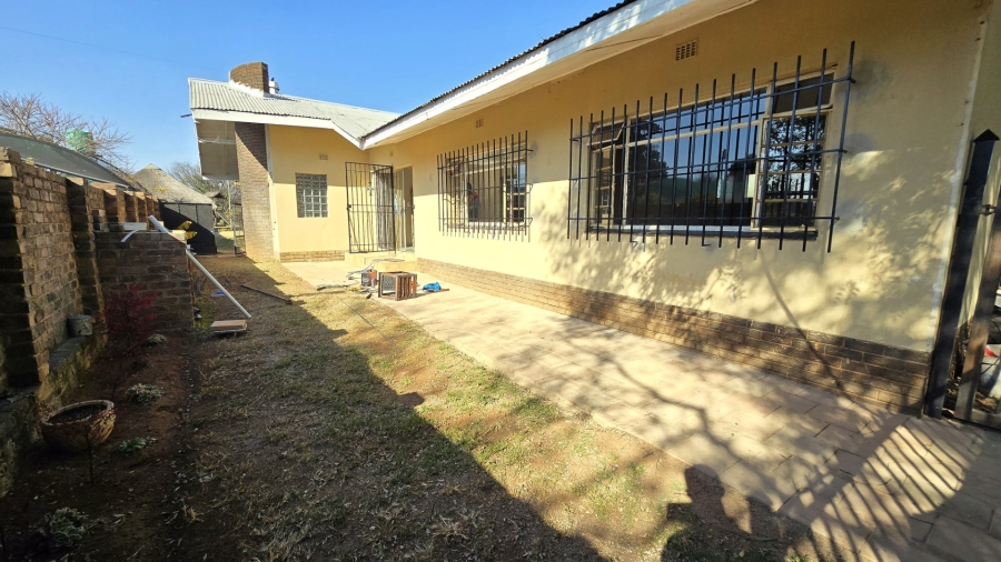 To Let 1 Bedroom Property for Rent in Glen Austin Gauteng