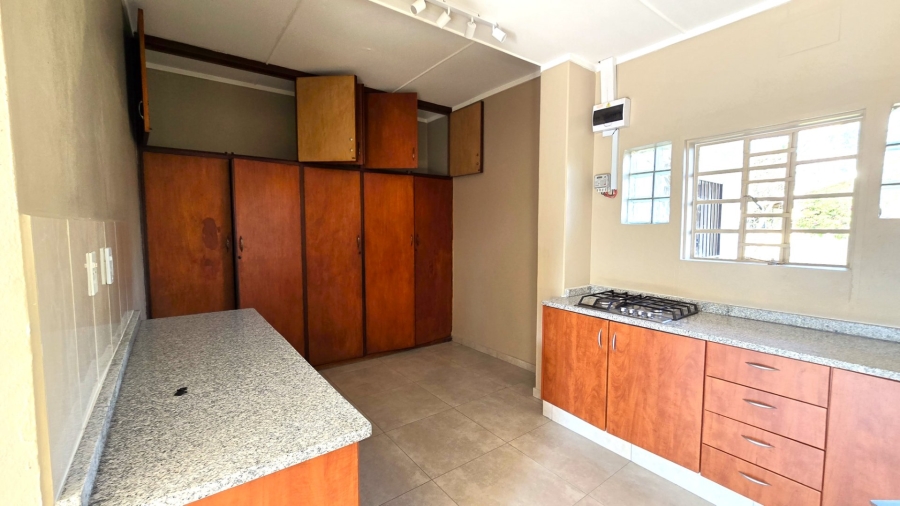 To Let 1 Bedroom Property for Rent in Glen Austin Gauteng