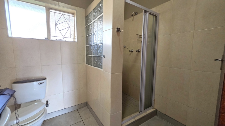 To Let 1 Bedroom Property for Rent in Glen Austin Gauteng