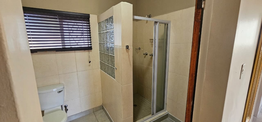 To Let 1 Bedroom Property for Rent in Glen Austin Gauteng