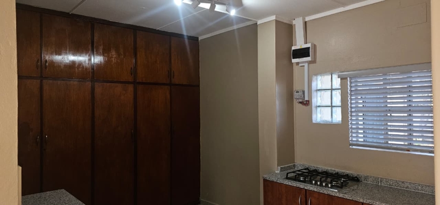 To Let 1 Bedroom Property for Rent in Glen Austin Gauteng