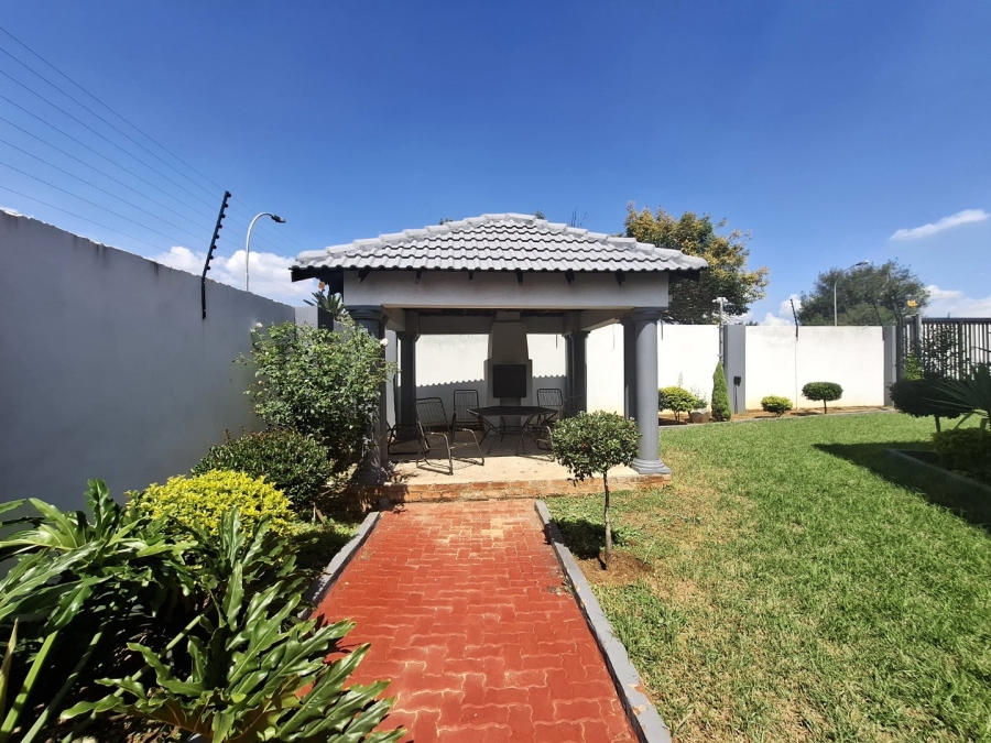 3 Bedroom Property for Sale in Woodmere Gauteng