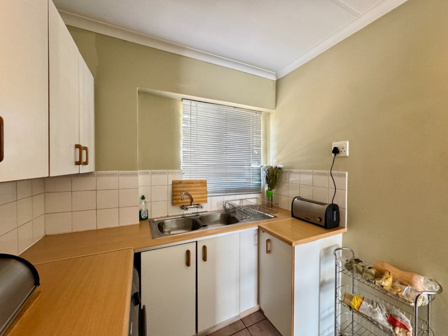 1 Bedroom Property for Sale in Die Hoewes Gauteng