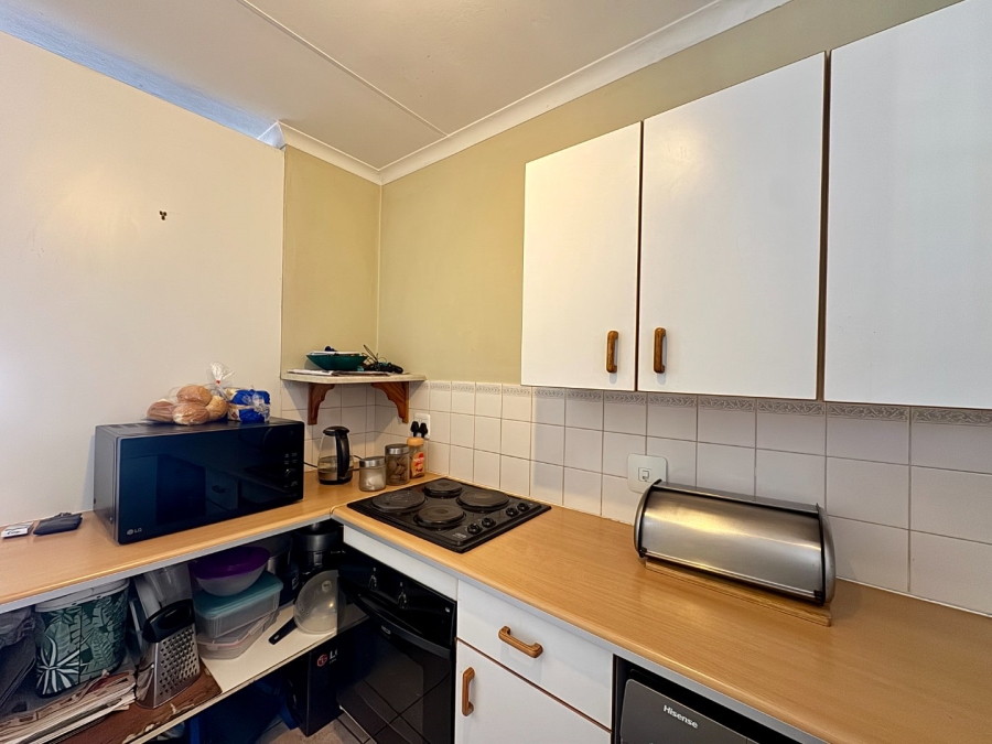 1 Bedroom Property for Sale in Die Hoewes Gauteng