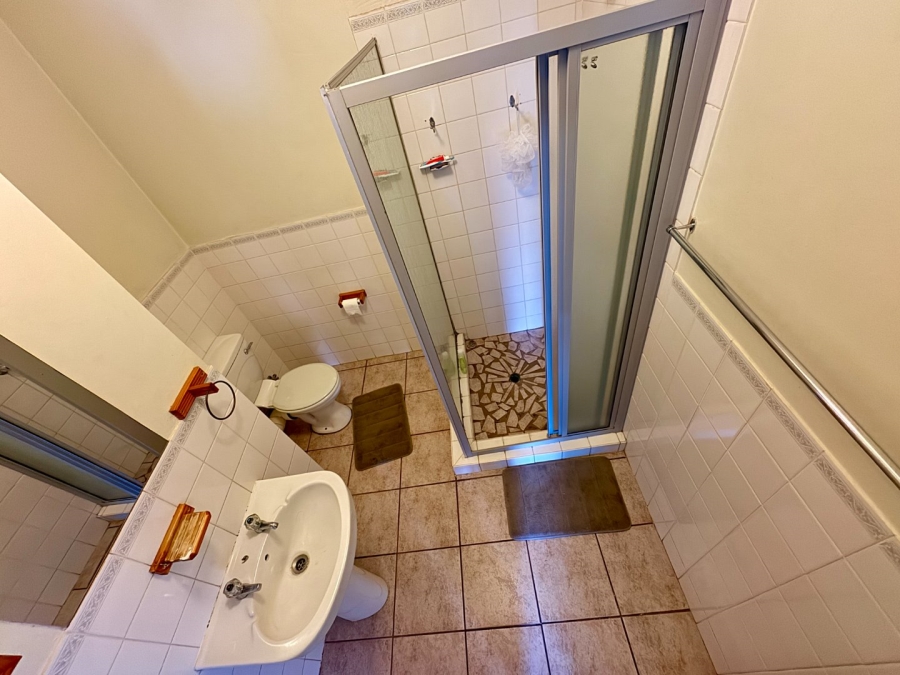 1 Bedroom Property for Sale in Die Hoewes Gauteng