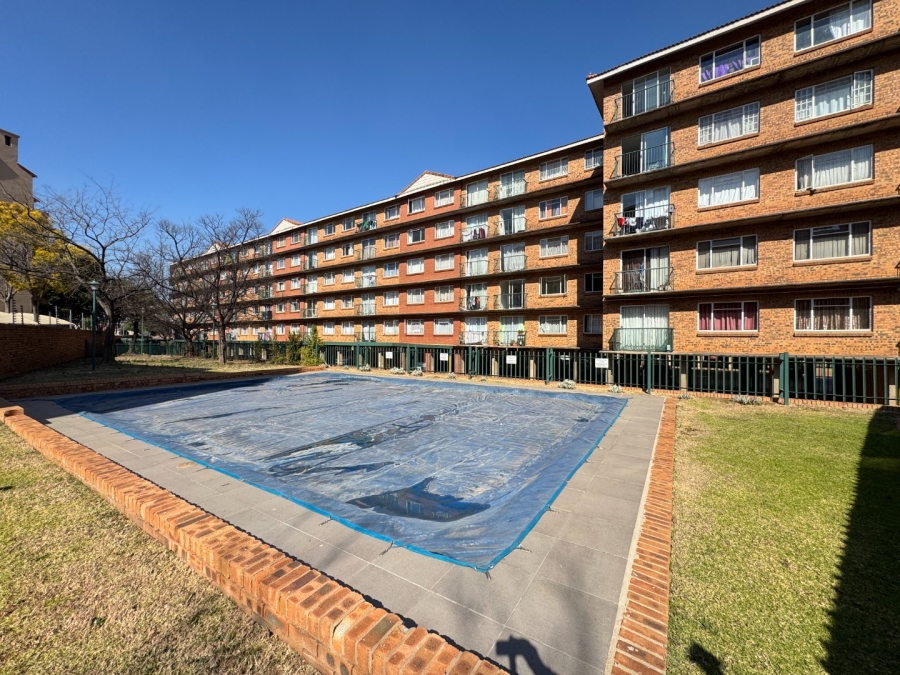 1 Bedroom Property for Sale in Die Hoewes Gauteng