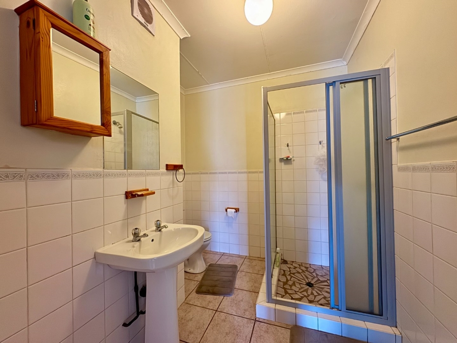 1 Bedroom Property for Sale in Die Hoewes Gauteng