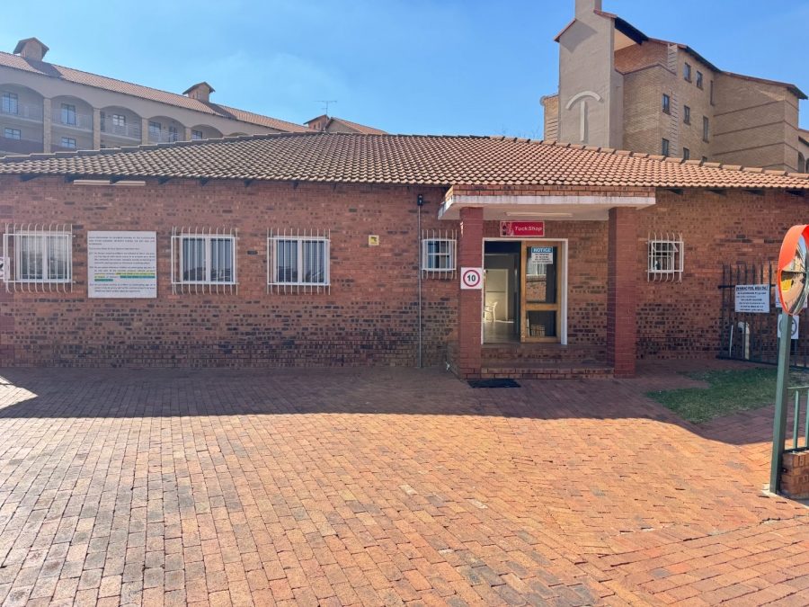 1 Bedroom Property for Sale in Die Hoewes Gauteng
