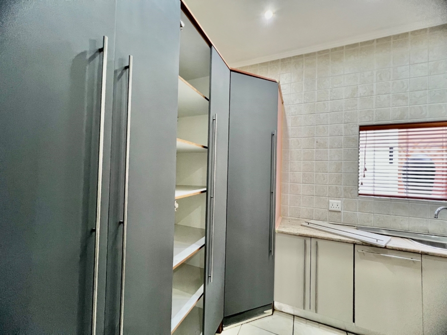 4 Bedroom Property for Sale in Silver Lakes Gauteng
