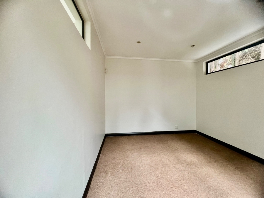 4 Bedroom Property for Sale in Silver Lakes Gauteng