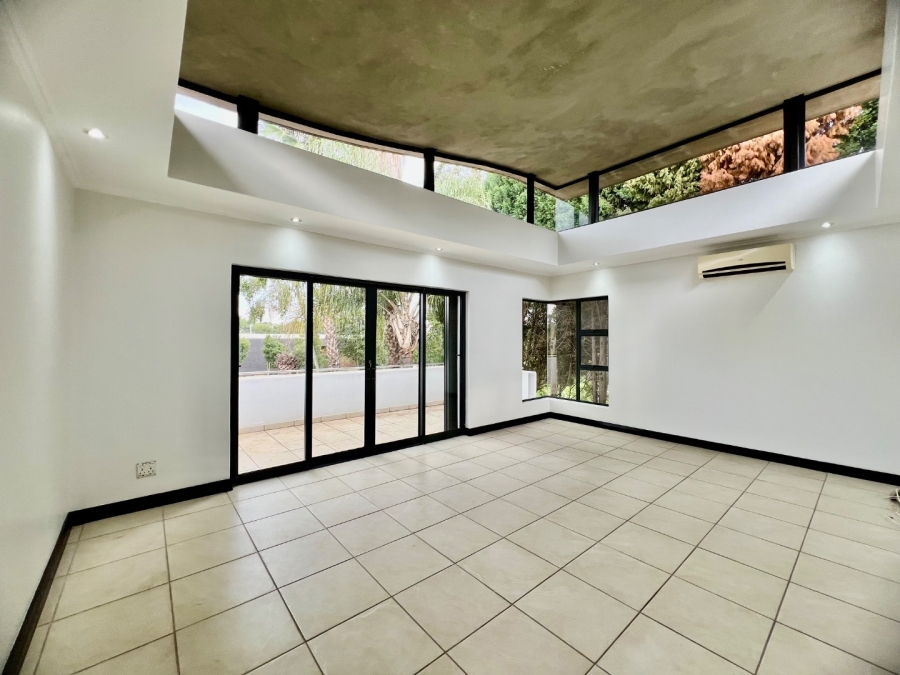 4 Bedroom Property for Sale in Silver Lakes Gauteng