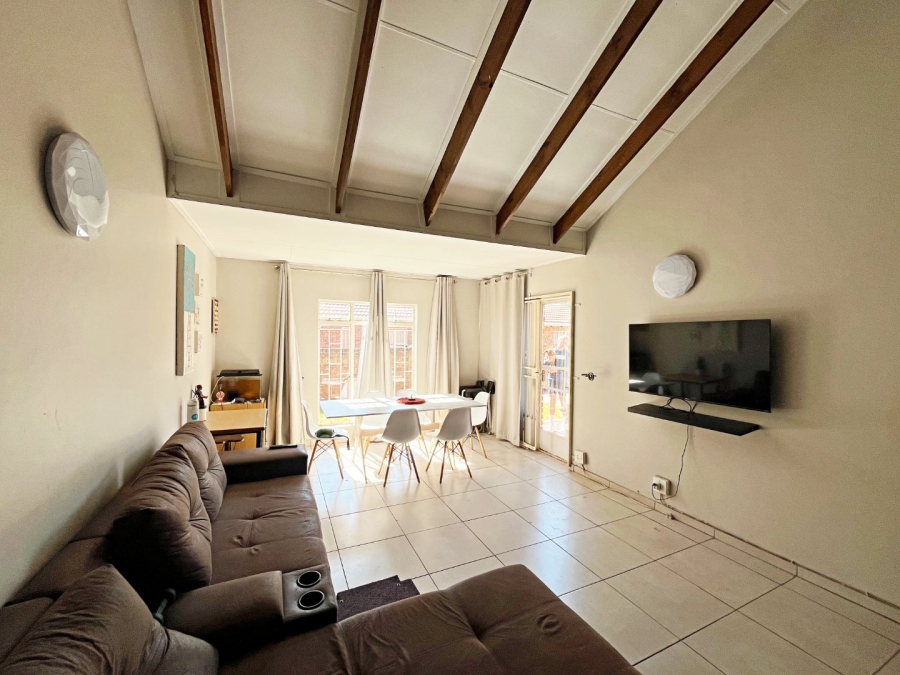 4 Bedroom Property for Sale in Eldoraigne Gauteng