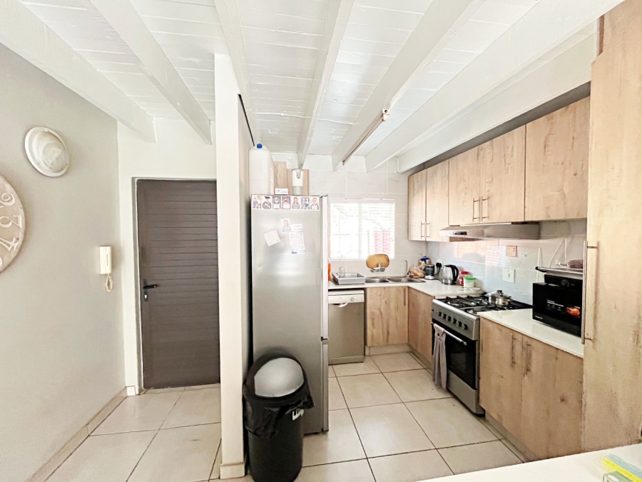 4 Bedroom Property for Sale in Eldoraigne Gauteng