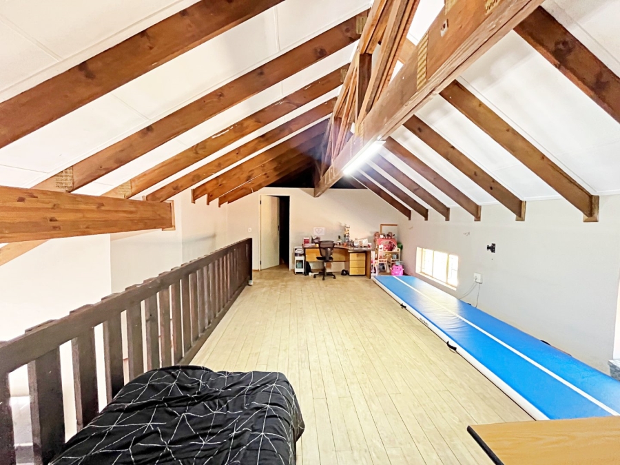 4 Bedroom Property for Sale in Eldoraigne Gauteng