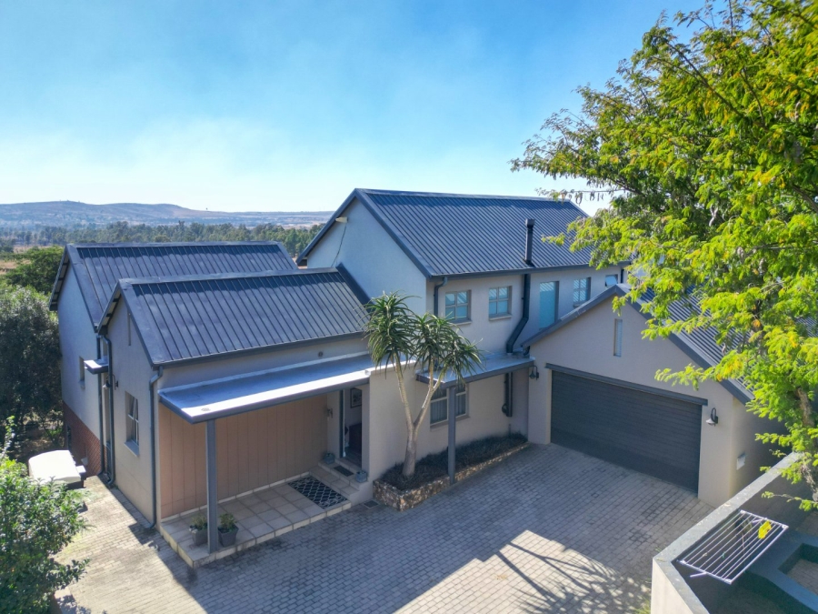 4 Bedroom Property for Sale in Copperleaf Estate Gauteng