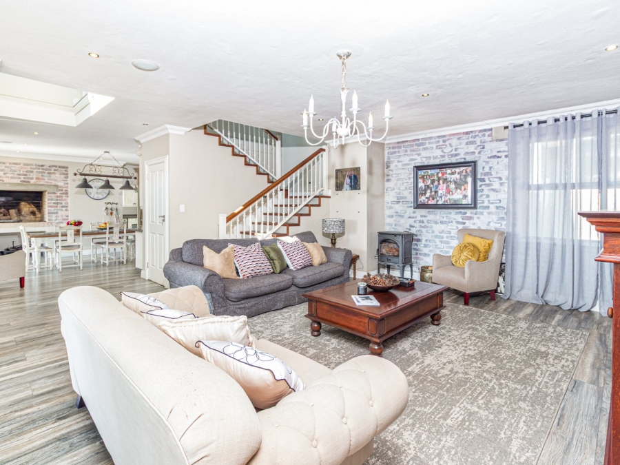 4 Bedroom Property for Sale in Copperleaf Estate Gauteng