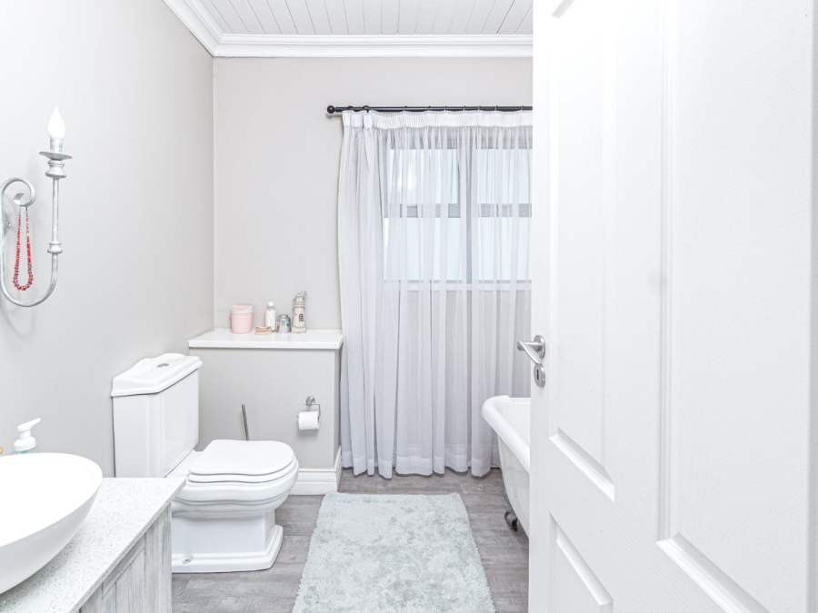 4 Bedroom Property for Sale in Copperleaf Estate Gauteng