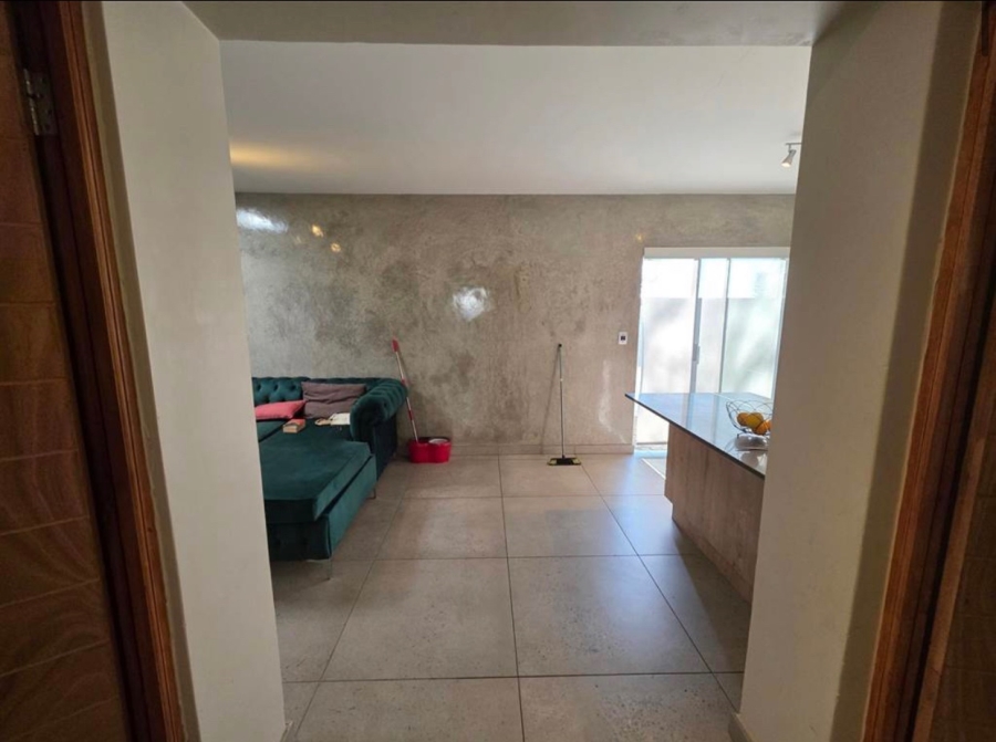 To Let 2 Bedroom Property for Rent in Bryanston Gauteng