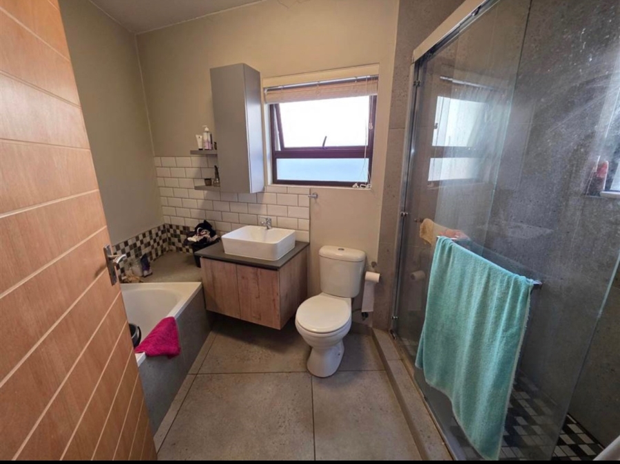 To Let 2 Bedroom Property for Rent in Bryanston Gauteng