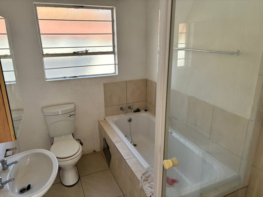 To Let 3 Bedroom Property for Rent in Alveda Gauteng